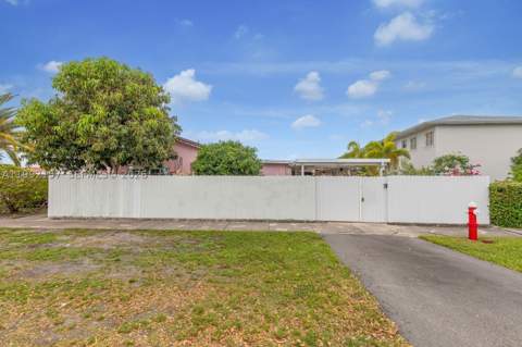 1261 W 43rd Pl, Hialeah FL - photo 8 of 58