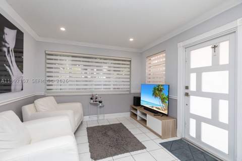 1261 W 43rd Pl, Hialeah FL - photo 9 of 58