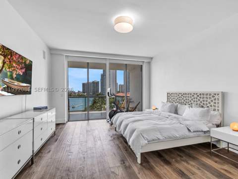 3300 NE 188th St 511, Aventura FL - photo 10 of 27