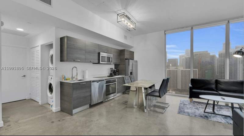 2 bedroom Condominium at 151 SE 1st St 2411, Centro Condo, Miami — photo 4