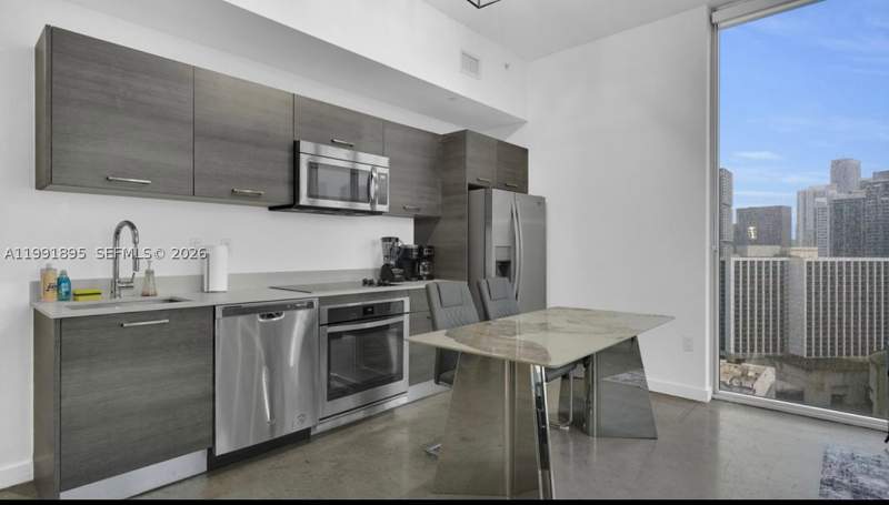 2 bedroom Condominium at 151 SE 1st St 2411, Centro Condo, Miami — photo 5