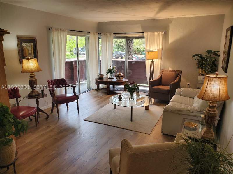 2 bedroom Condominium at 1205 Mariposa Ave 206, Villa Capri Condo, Coral Gables — photo 3