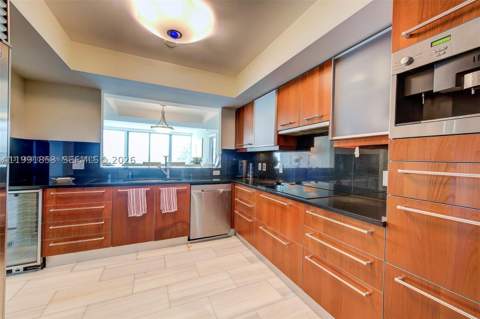1331 Brickell Bay Dr 903, Miami FL - photo 19 of 37
