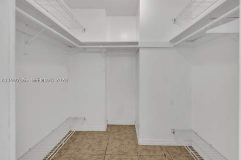 18011 Biscayne Blvd 903, Aventura FL - photo 14 of 24