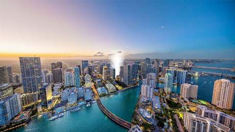 77 SE 5th Street 2403, Miami FL - photo 18 of 94