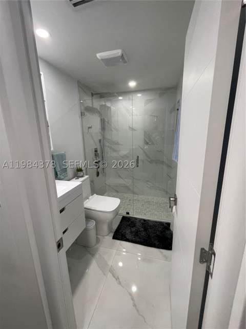 926 Michigan Ave 3, Miami Beach FL - photo 14 of 22