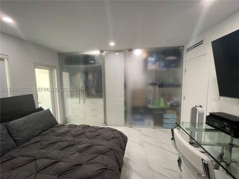 926 Michigan Ave 3, Miami Beach FL - photo 19 of 22