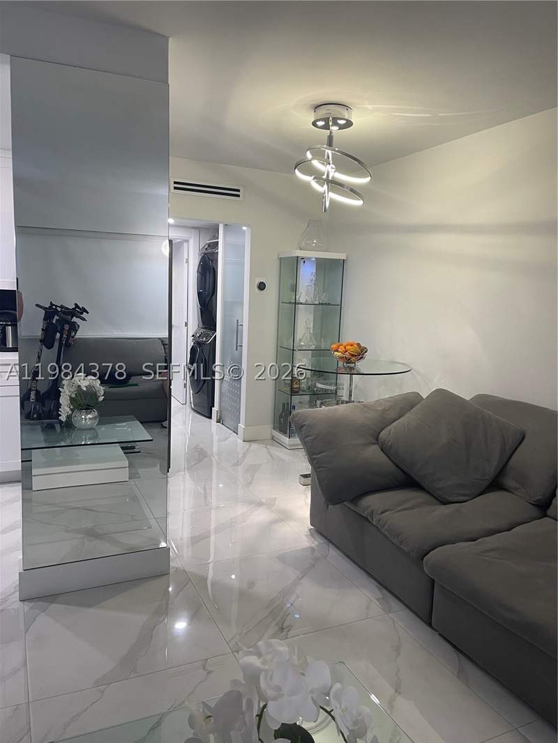 1 bedroom Condominium at 926 Michigan Ave 3, Plaza Condo, Miami Beach — photo 5