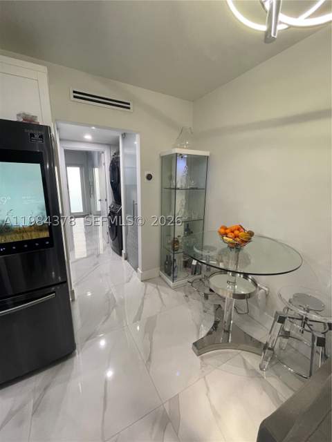 926 Michigan Ave 3, Miami Beach FL - photo 9 of 22