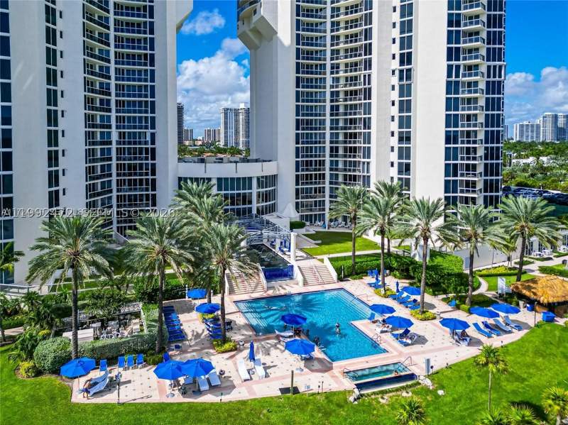 3 bedroom Condominium at 19333 Collins Ave 304, Ocean One Condo, Sunny Isles Beach — photo 4