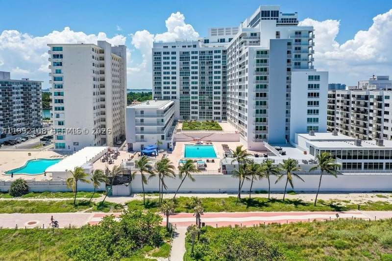 2 bedroom Condominium at 5401 Collins Ave 1514, The Carriage House Condo, Miami Beach — photo 3