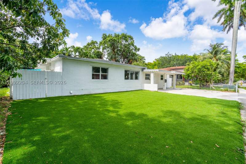 4 bedroom SingleFamilyResidence at 181 NE 121st St, Breezeswept Estates, North Miami — photo 2