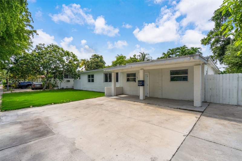 4 bedroom SingleFamilyResidence at 181 NE 121st St, Breezeswept Estates, North Miami — photo 3
