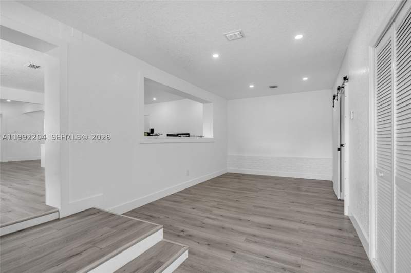 4 bedroom SingleFamilyResidence at 181 NE 121st St, Breezeswept Estates, North Miami — photo 4
