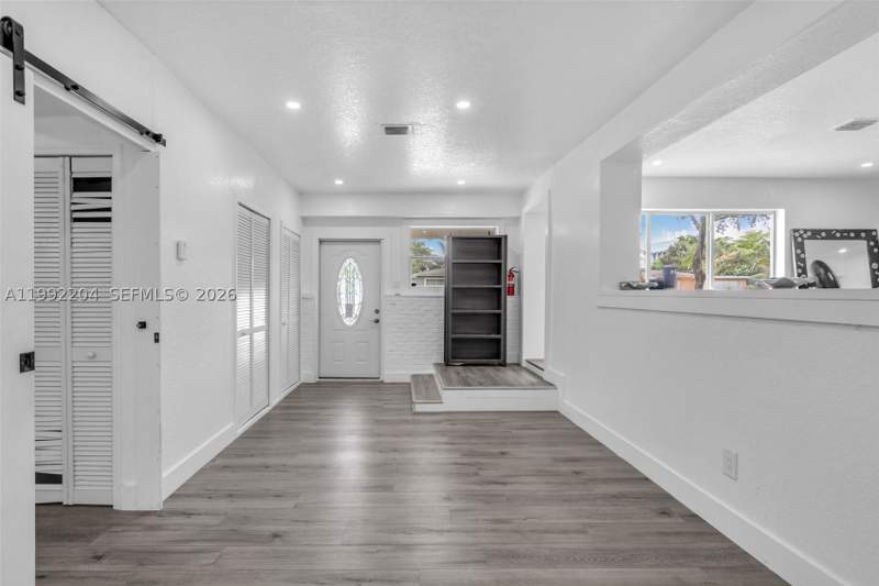 4 bedroom SingleFamilyResidence at 181 NE 121st St, Breezeswept Estates, North Miami — photo 5