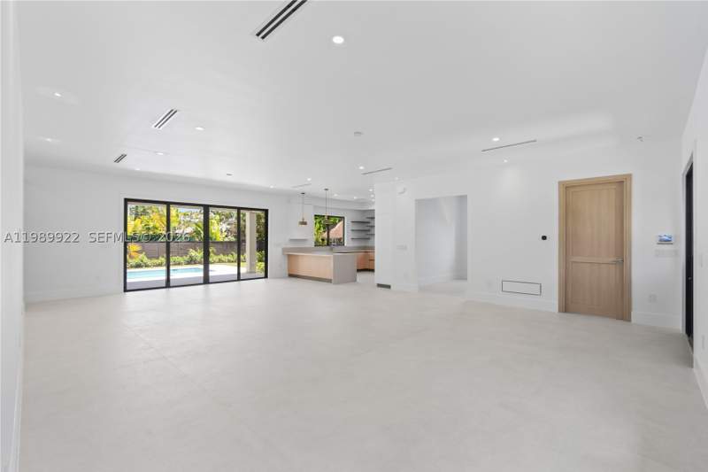4 bedroom SingleFamilyResidence at 6221 SW 60th St, Cambridge Lawns, South Miami — photo 3