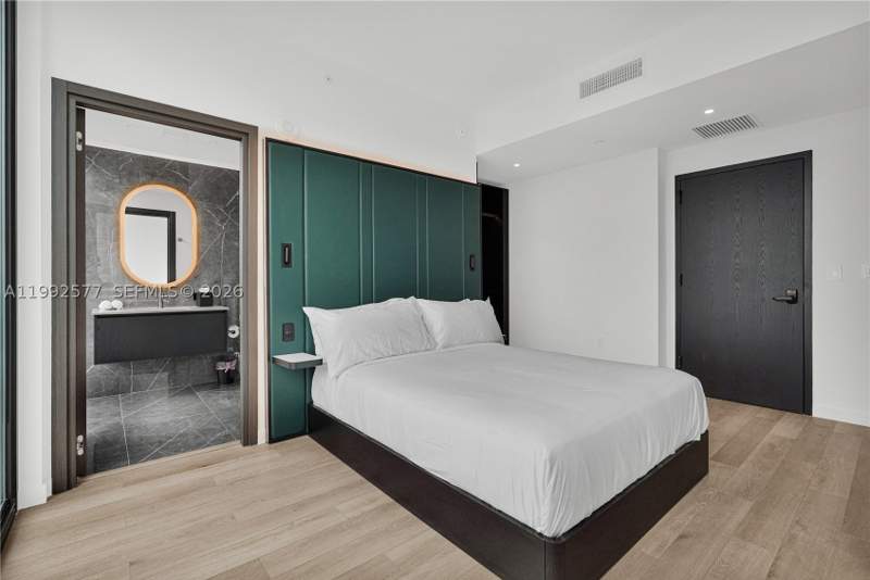 2 bedroom Condominium at 20 NE 11th St 2710, Miami North, Miami — photo 2