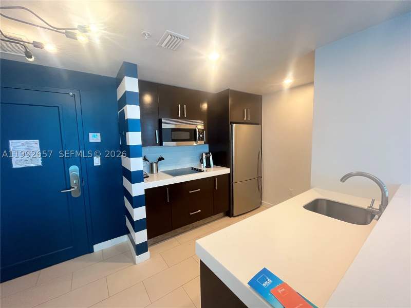 1 bedroom HotelMotel at 17315 Collins Ave 2408, Sole Condo, Sunny Isles Beach — photo 4