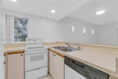 3599 SW 17th St 3599, Miami FL - photo 15 of 52