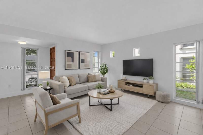 2 bedroom Townhouse at 3599 SW 17th St 3599, Alhambra Manors Condo, Miami — photo 2