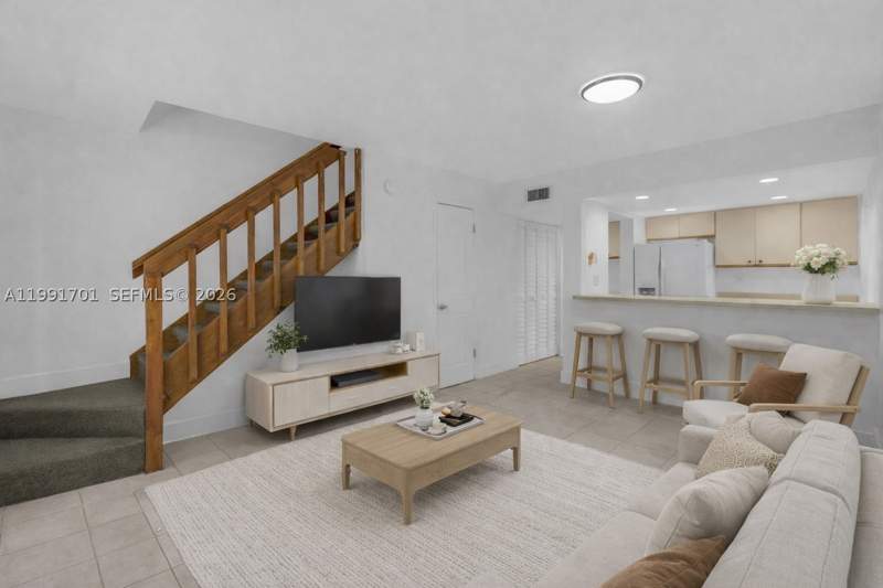 2 bedroom Townhouse at 3599 SW 17th St 3599, Alhambra Manors Condo, Miami — photo 3
