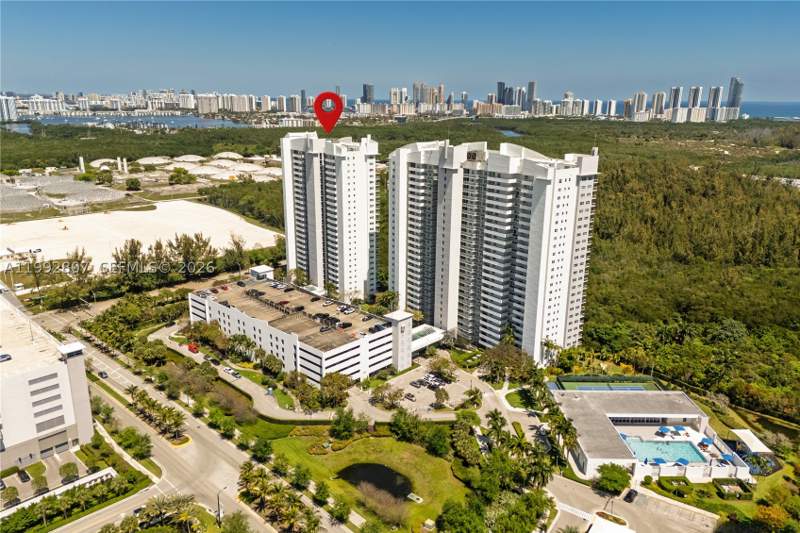 3 bedroom Condominium at 15051 Royal Oaks Ln 2103, The Oaks I Condo, North Miami — photo 4
