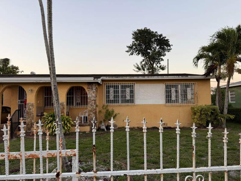 3 bedroom SingleFamilyResidence at 3011 NW 157th Terrace, Pine Tree Park 1st Addn, Miami Gardens — photo 5