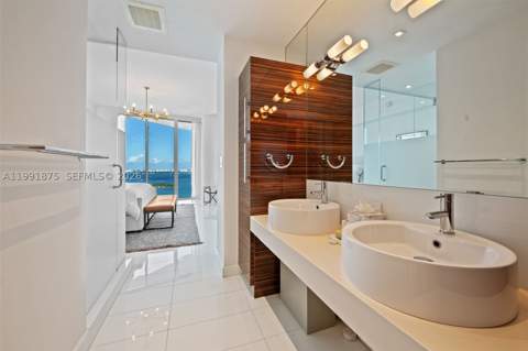 2020 N Bayshore Dr 2502, Miami FL - photo 13 of 85