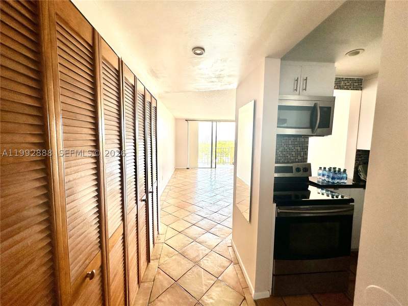 1 bedroom Condominium at 2350 NE 135th St 1101, Vecino Del Mar Condo, North Miami — photo 5