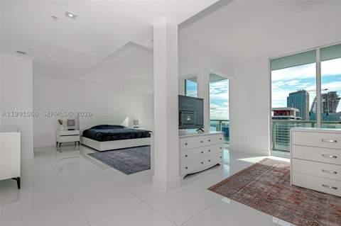 244 Biscayne Blvd Uph-4907, Miami FL - photo 18 of 37