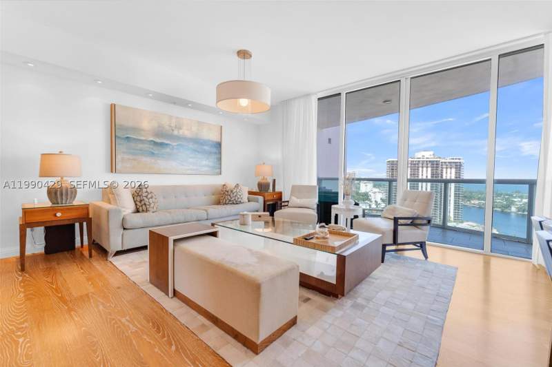 3 bedroom Condominium at 19400 Turnberry Way 2011, The Parc At Turnberry Isl, Aventura — photo 2