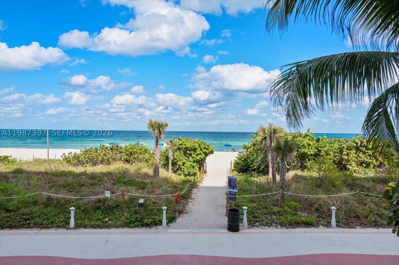 1 bedroom Condominium at 5555 Collins Ave 11A, Oceanside Plaza Condo, Miami Beach — photo 3