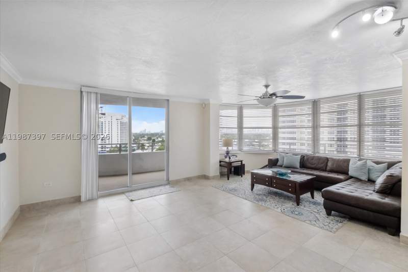 1 bedroom Condominium at 5555 Collins Ave 11A, Oceanside Plaza Condo, Miami Beach — photo 4