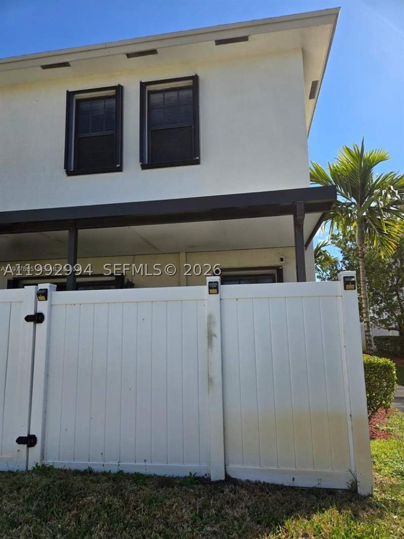 3 bedroom Townhouse at 1166 SW 7th Ave, Regal Palm Subdivision, Florida City — photo 4