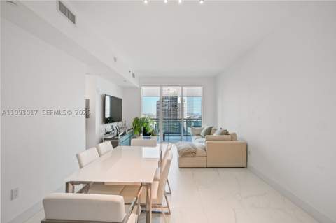 950 Brickell Bay Dr 4101, Miami FL - photo 8 of 28