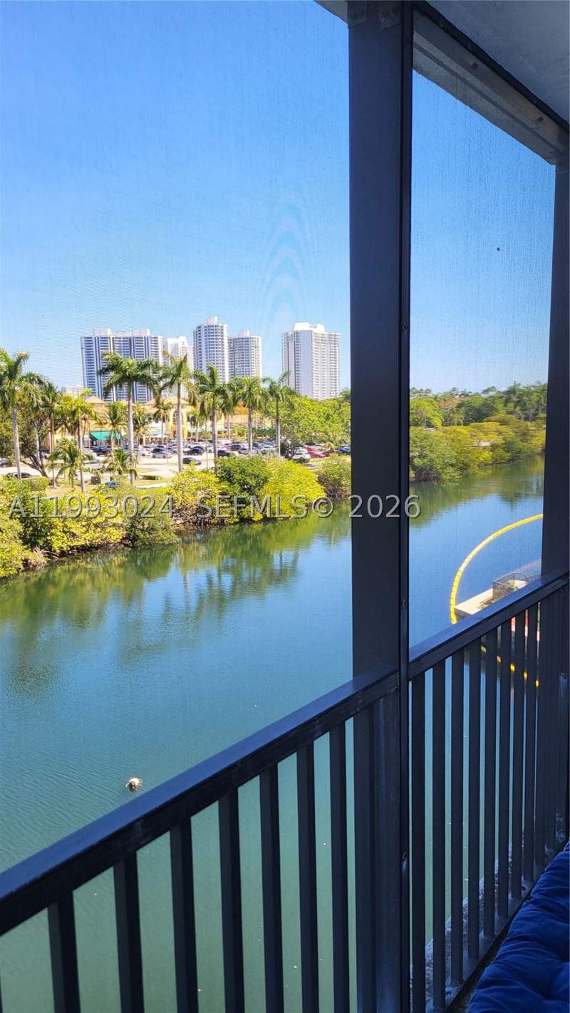 2 bedroom Condominium at 3401 N Country Club Dr 402, Ensenada Condo Bldg E-Ii, Aventura — photo 3