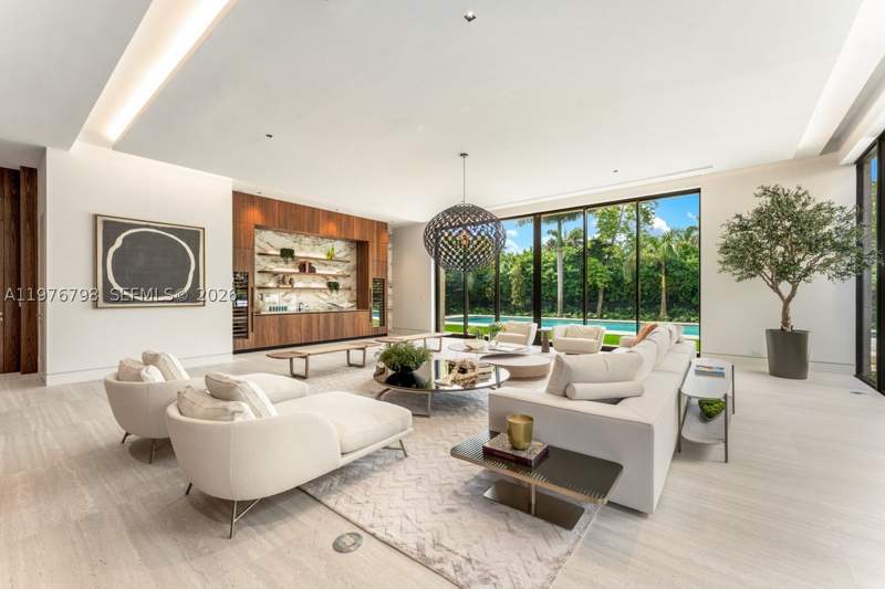 6 bedroom SingleFamilyResidence at 8755 SW 54th Ave, W T Hardees Sub, Miami — photo 3