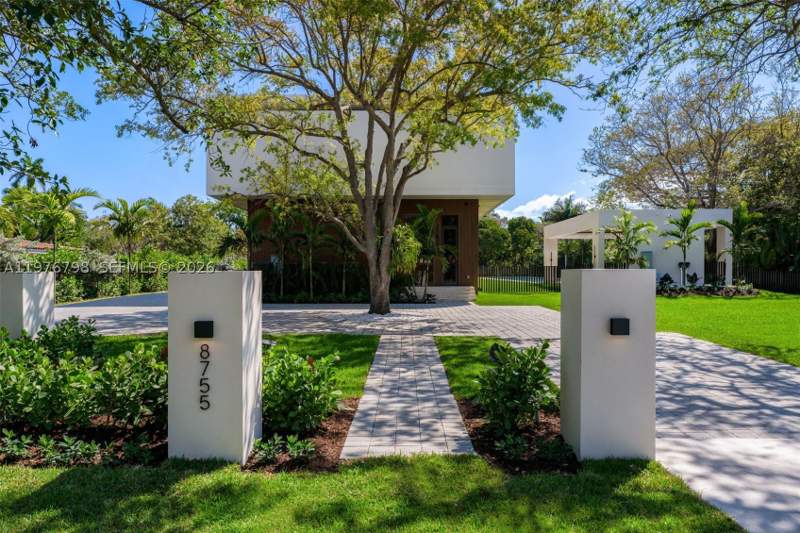 6 bedroom SingleFamilyResidence at 8755 SW 54th Ave, W T Hardees Sub, Miami — photo 5