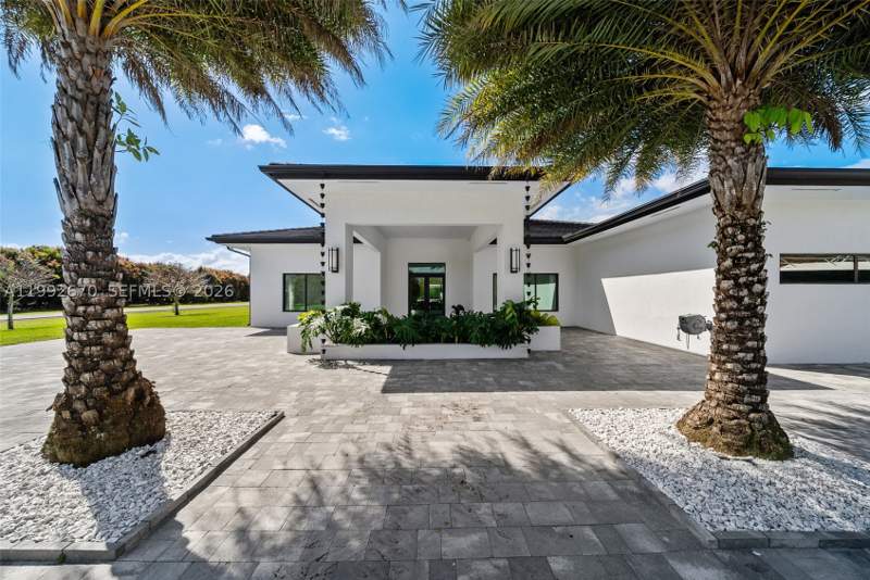 4 bedroom SingleFamilyResidence at 17950 SW 192nd St, 8900 Interim-Await Specifi, Miami — photo 2