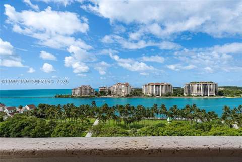 300 S Pointe Drive 801, Miami Beach FL - photo 15 of 46