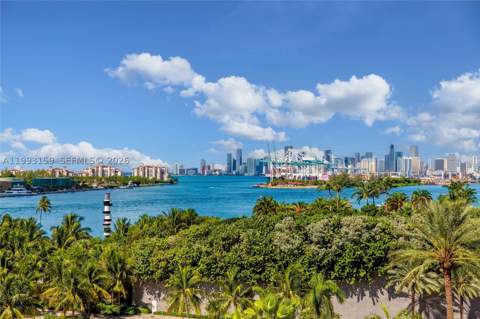 300 S Pointe Drive 801, Miami Beach FL - photo 7 of 46