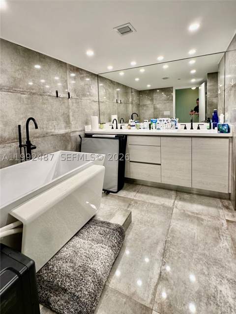 19667 Turnberry Way 22E, Aventura FL - photo 11 of 20