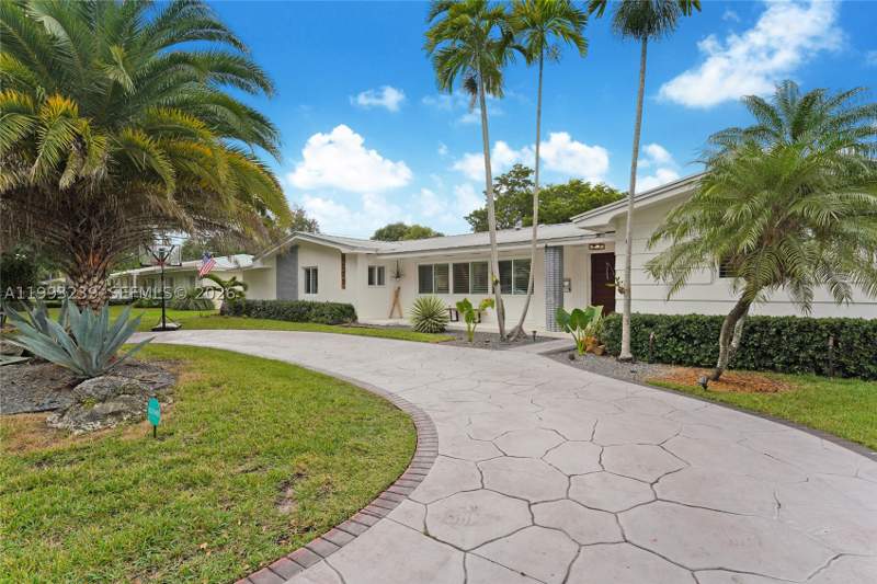 6 bedroom SingleFamilyResidence at 7305 SW 123rd Ter, Hallmark Hgts Ests 7th Ad, Pinecrest — photo 5