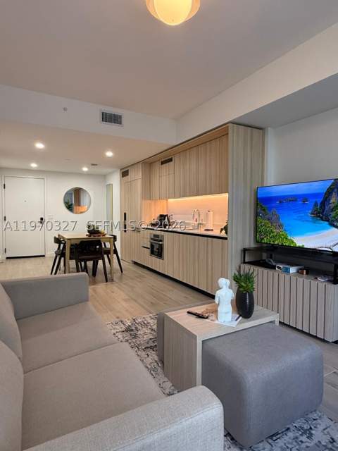 225 N Miami Ave 804, Miami FL - photo 10 of 63