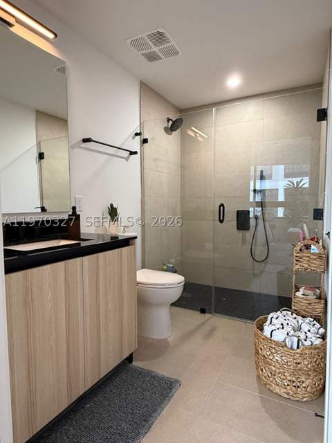 225 N Miami Ave 804, Miami FL - photo 9 of 63