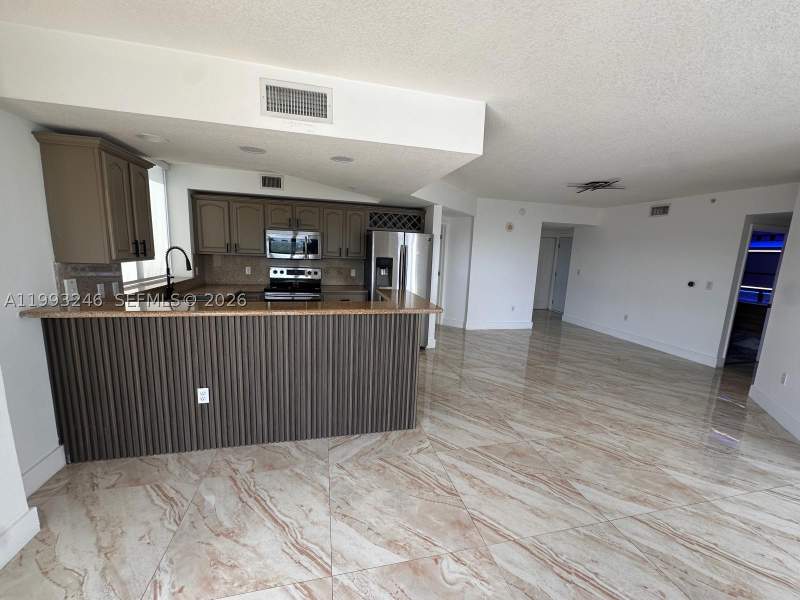 2 bedroom Condominium at 4242 NW 2nd St 1116, Keystone Park Condo, Miami — photo 3