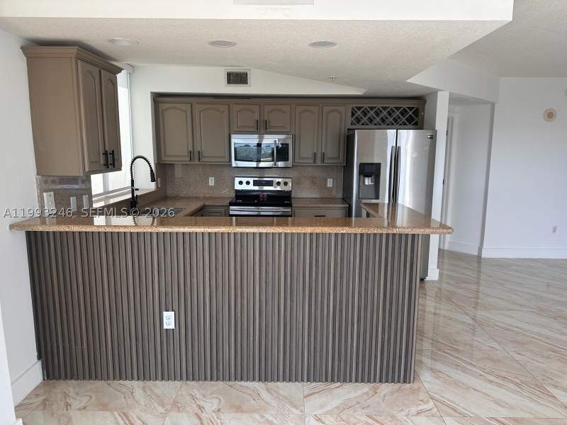 2 bedroom Condominium at 4242 NW 2nd St 1116, Keystone Park Condo, Miami — photo 4