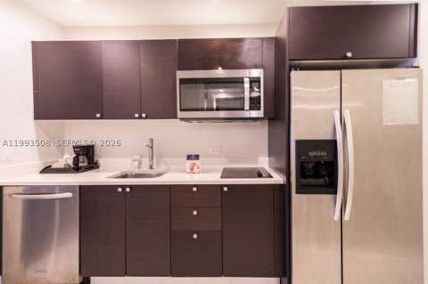 5300 NW 87th Ave 404, Doral FL - photo 7 of 25