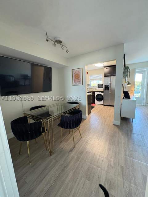 910 Michigan Ave 505, Miami Beach FL - photo 10 of 17