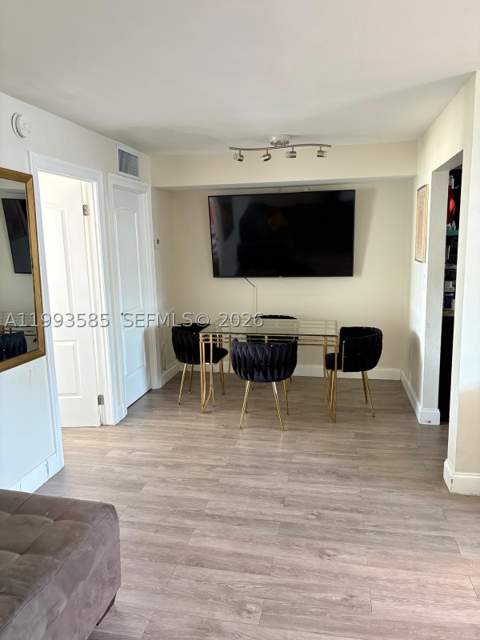 910 Michigan Ave 505, Miami Beach FL - photo 14 of 17